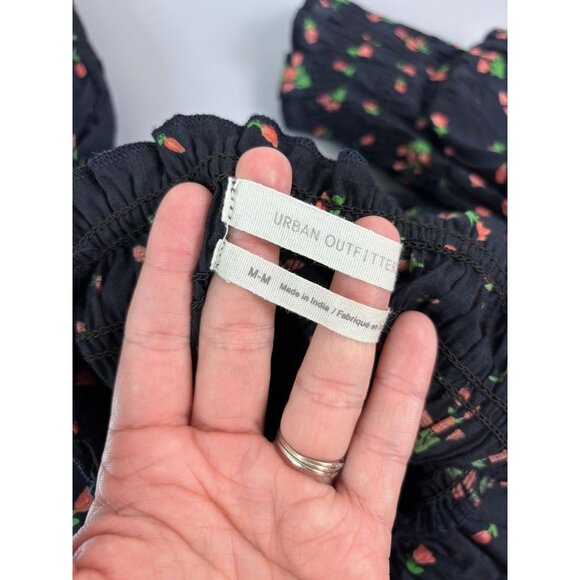 Urban Outfitters women's medium black‎ smocked puff sleeve crop top blouse - Picture 8 of 9